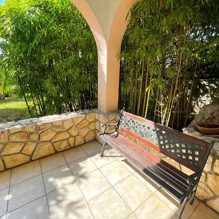 Apartament Toni *